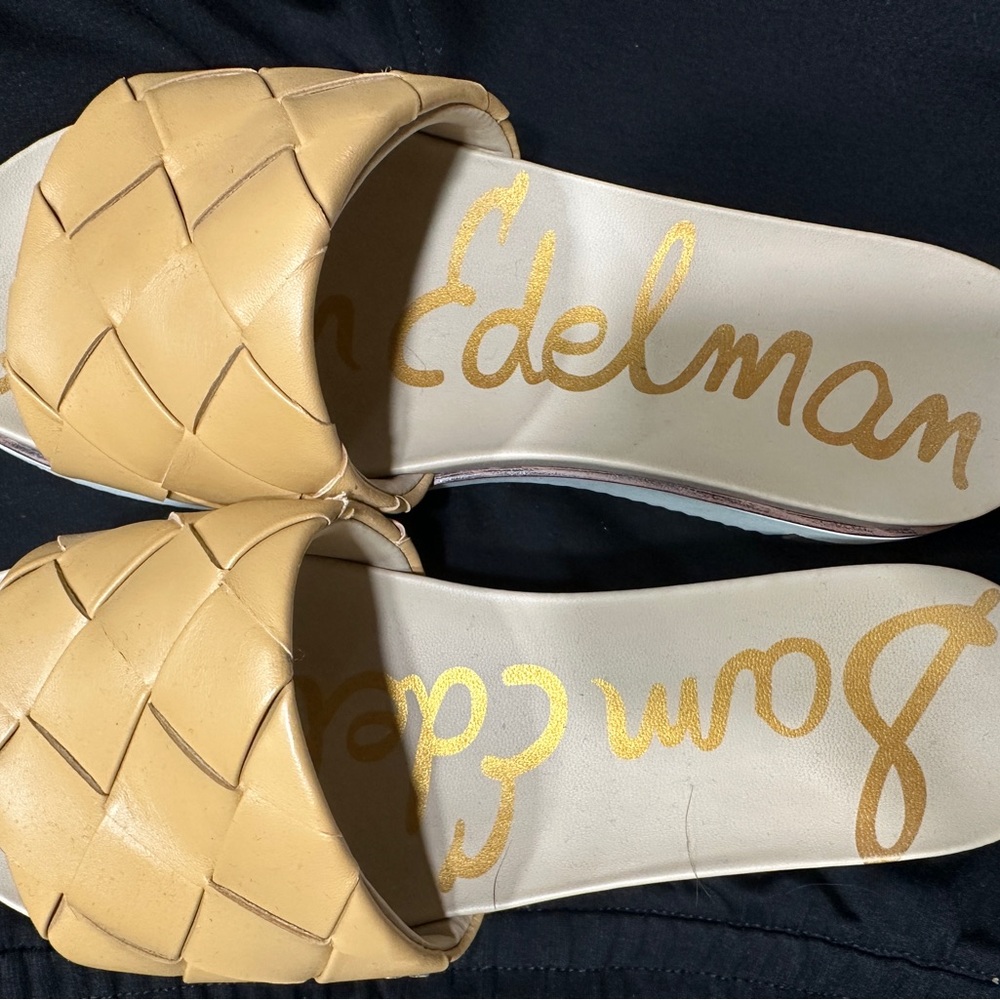 Sam Edelman Adaley slide Tan Sandals with Woven Design. 7.5